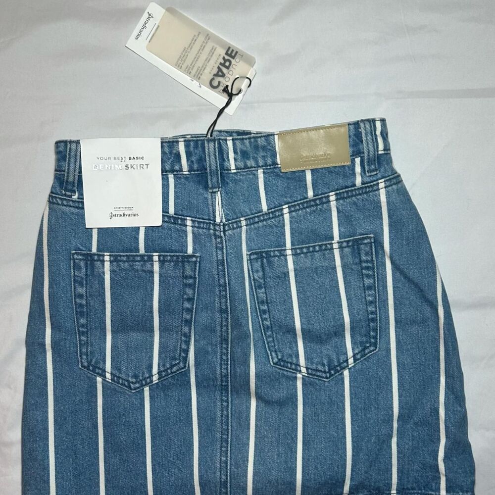 Stradivarius Women's Blue and Navy Skirt - Picture 3 of 4